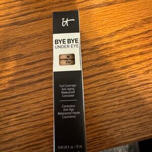 Unused unopened IT Cosmetics Bye Bye Undereye Concealer 25.0 Medium Natural